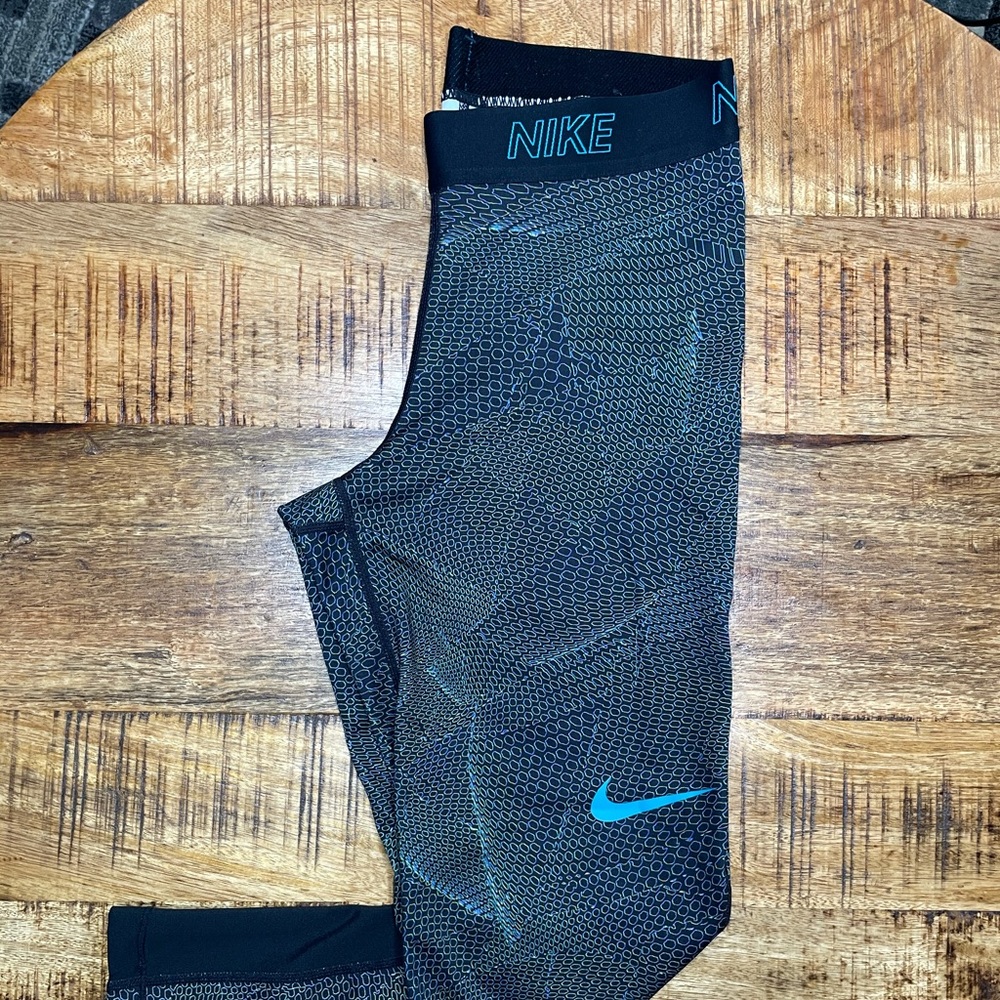 Women’s Nike pro leggings